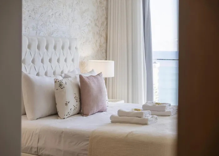 The Ocean Gaze By Homie 丰沙尔